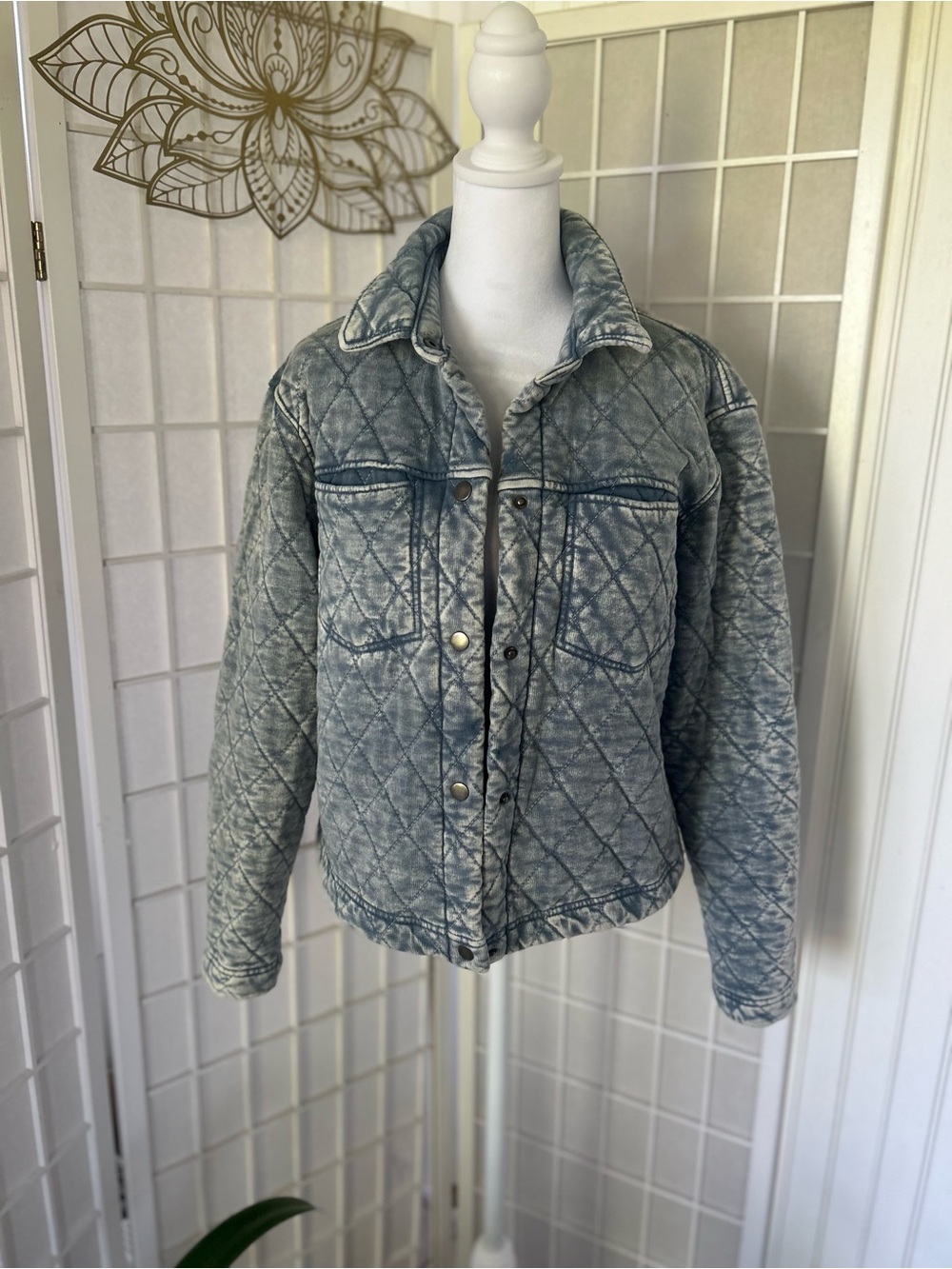 Jane & Delancey Quilted Acid Wash Jacket | Size Small | Cropped | Snap Front